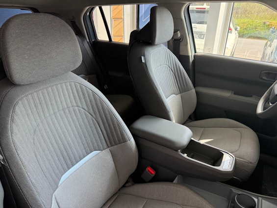 Vehicle image 34 Vehicle image 34