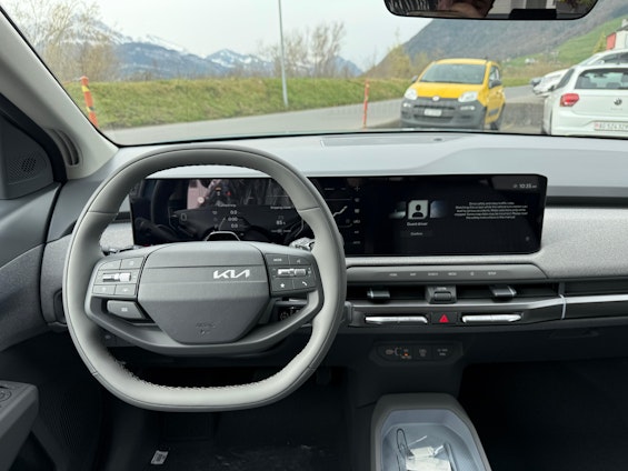 Vehicle image 33 Vehicle image 33