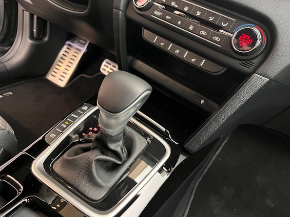 Vehicle image 19 Vehicle image 19