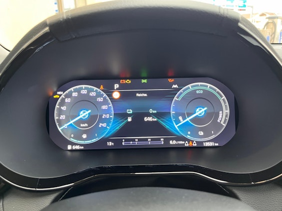 Vehicle image 18 Vehicle image 18