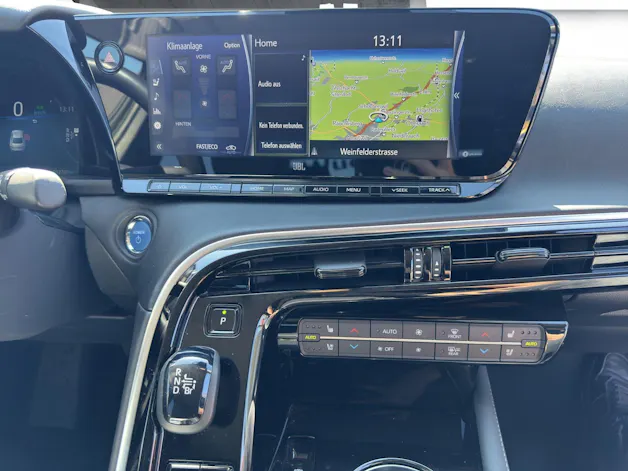 Toyota Mirai Fuel Cell Platinum