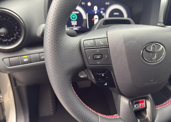 Vehicle image 18 Vehicle image 18