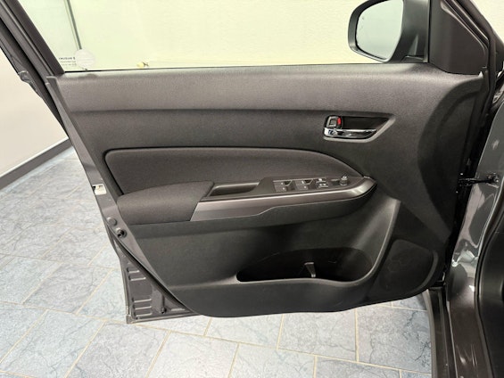 Vehicle image 10 Vehicle image 10