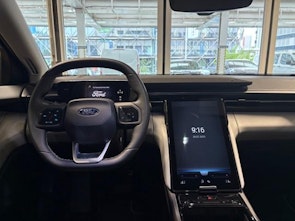 Vehicle image FORD Explorer Extended Range