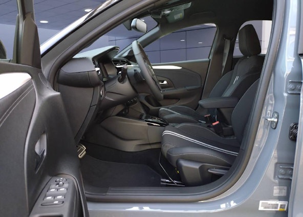 Vehicle image 5 Vehicle image 5