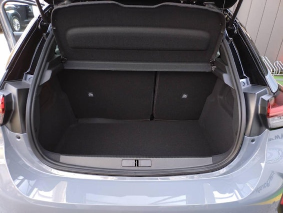 Vehicle image 8 Vehicle image 8