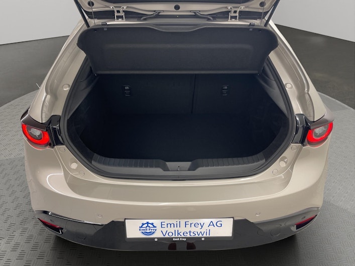 Vehicle image MAZDA 3