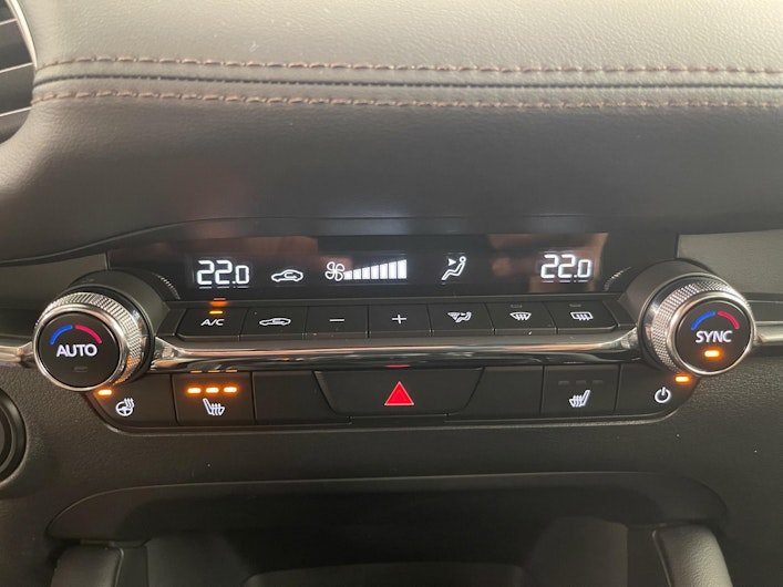 Vehicle image MAZDA 3