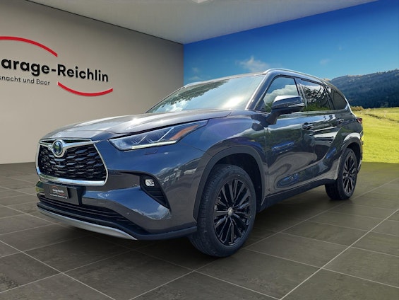 First vehicle image