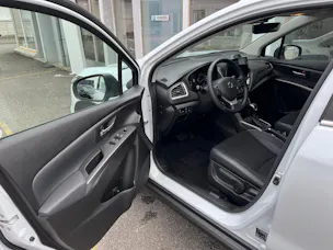 Suzuki S-Cross 1.5 Compact Top Hybrid 4x4