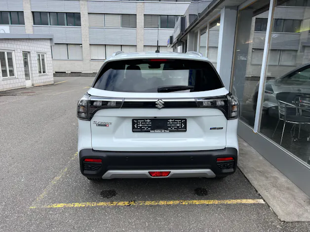 Suzuki S-Cross 1.5 Compact Top Hybrid 4x4