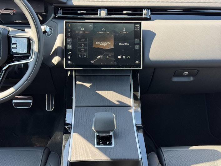 Vehicle image LAND ROVER RANGE ROVER VELAR