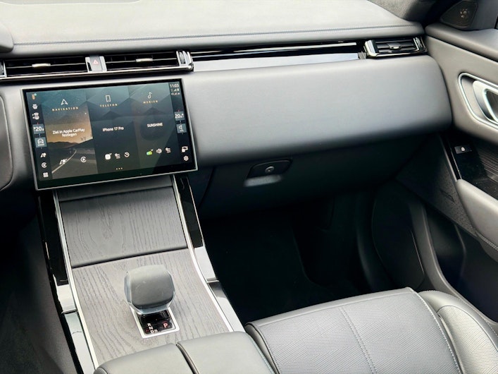 Vehicle image LAND ROVER RANGE ROVER VELAR