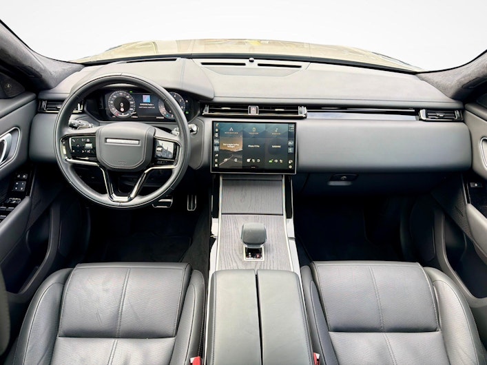 Vehicle image LAND ROVER RANGE ROVER VELAR