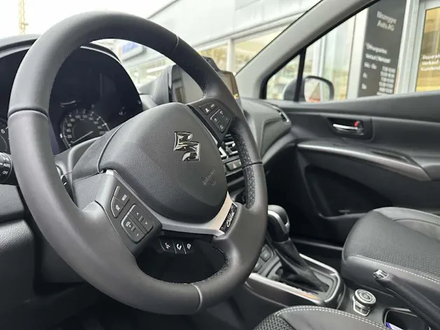 Suzuki S-Cross 1.5 Piz Sulai Top Hybrid 4x4