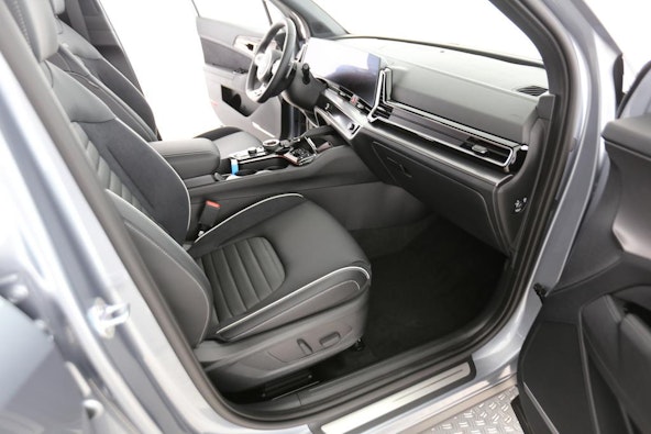 Vehicle image 4 Vehicle image 4