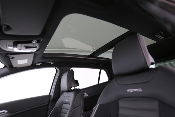 Vehicle image 8 Vehicle image 8