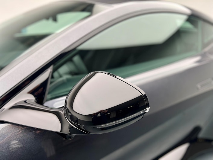 Vehicle image ASTON MARTIN V12 Vantage