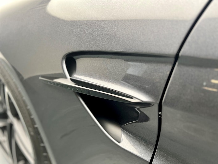 Vehicle image ASTON MARTIN V12 Vantage