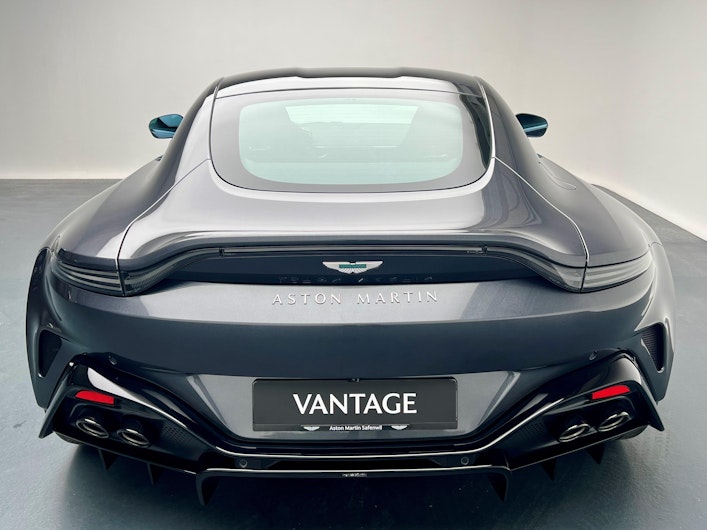 Vehicle image ASTON MARTIN V12 Vantage