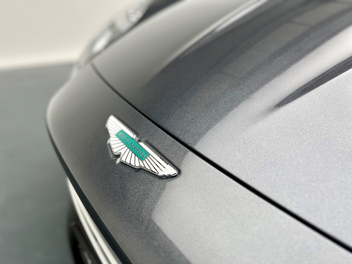 Vehicle image ASTON MARTIN V12 Vantage