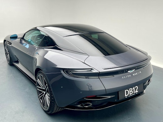 ASTON MARTIN DB12 Coupé 4.0 V8 Bi-Turbo 2