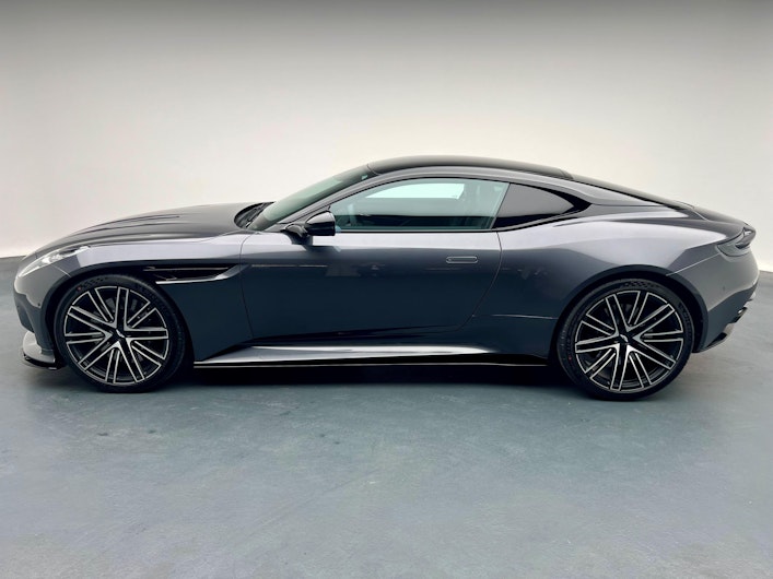Vehicle image ASTON MARTIN DB12