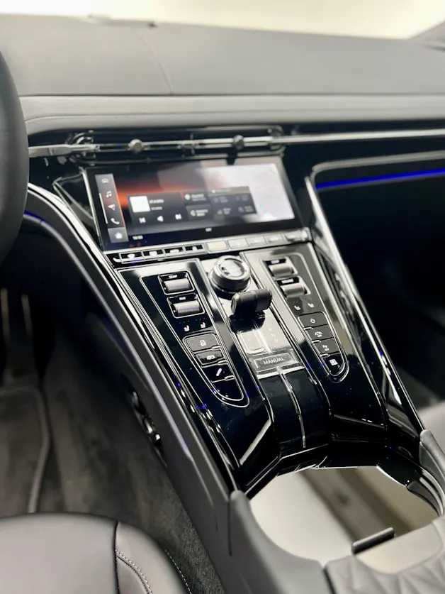 Aston Martin DB12 Coupé 4.0 V8 Bi-Turbo