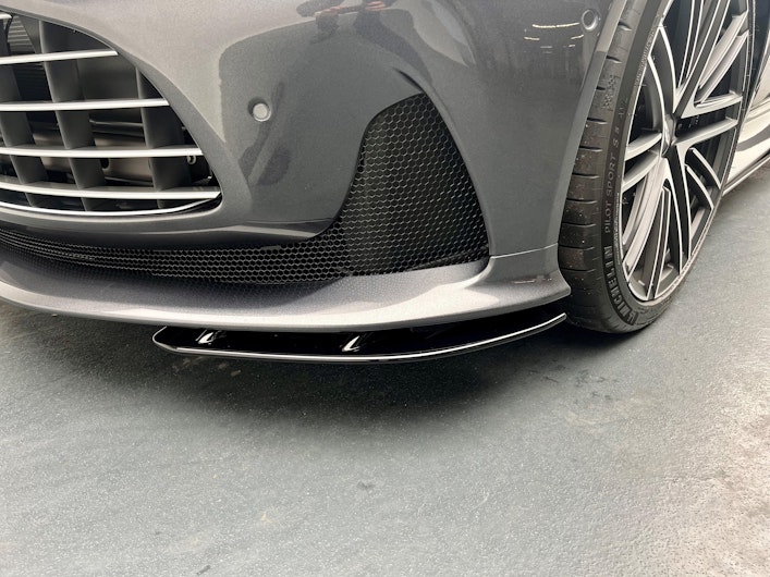 Vehicle image ASTON MARTIN DB12