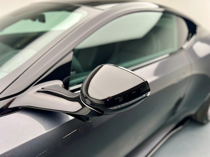 Vehicle image ASTON MARTIN DB12