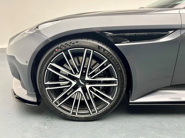 Aston Martin DB12 Coupé 4.0 V8 Bi-Turbo