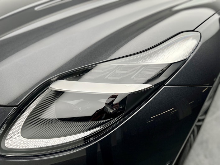 Vehicle image ASTON MARTIN DB12