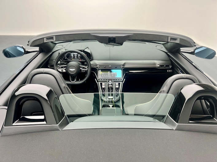 Vehicle image ASTON MARTIN V12 Vantage