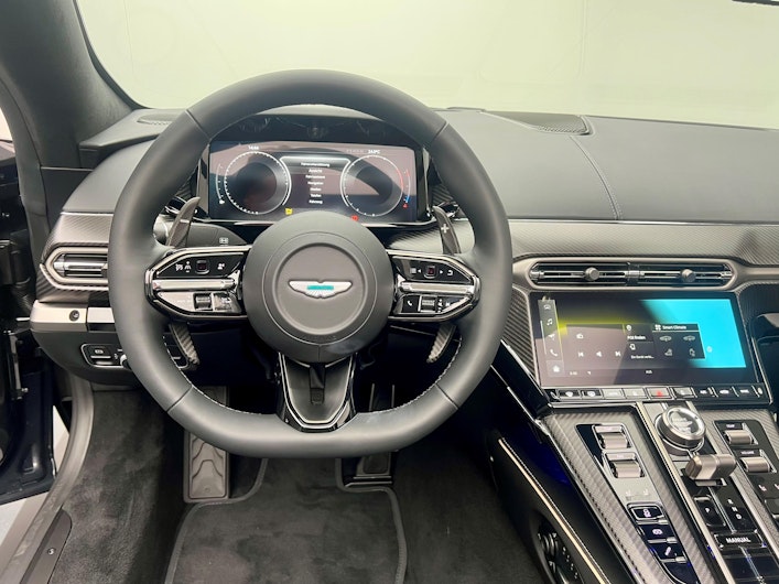 Vehicle image ASTON MARTIN V12 Vantage