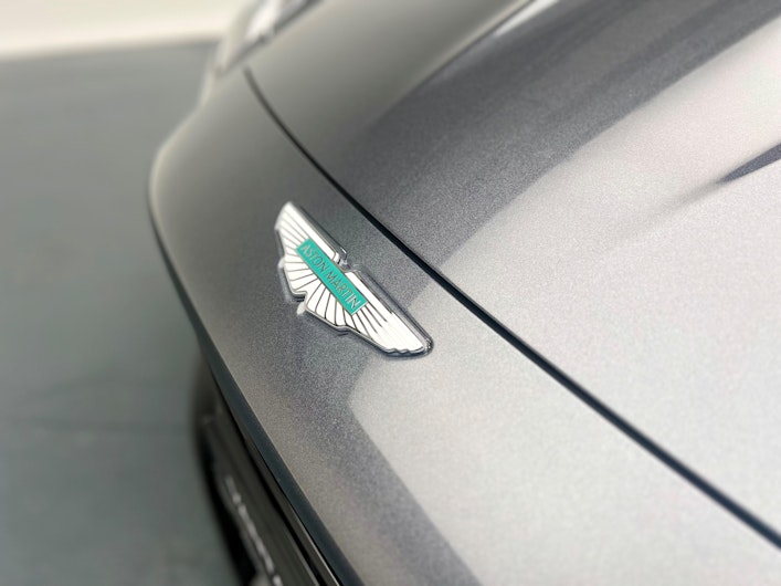 Vehicle image ASTON MARTIN V12 Vantage