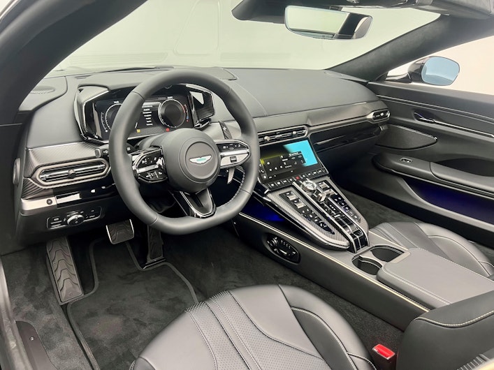 Vehicle image ASTON MARTIN V12 Vantage