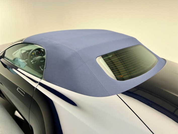 Vehicle image ASTON MARTIN V12 Vantage