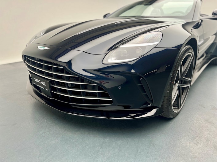 Vehicle image ASTON MARTIN V12 Vantage