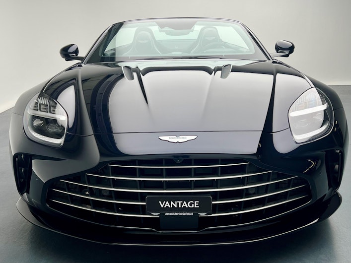 Vehicle image ASTON MARTIN V12 Vantage