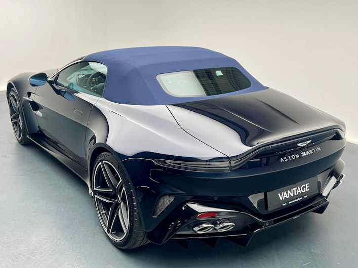 Vehicle image ASTON MARTIN V12 Vantage