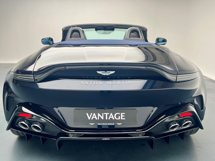 Vehicle image ASTON MARTIN V12 Vantage