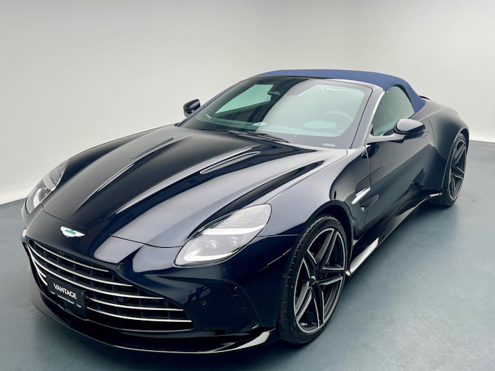 Vehicle image ASTON MARTIN V12 Vantage