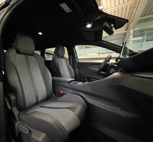 Peugeot 5008 1.5 BlueHDi Allure Pack *7Sitzer*