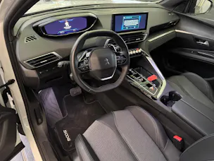 Peugeot 5008 1.5 BlueHDi Allure Pack*7 Sitzer*