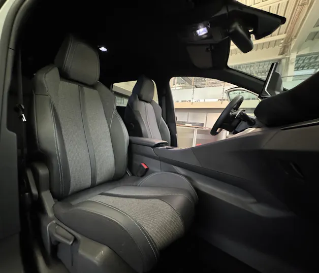 Peugeot 5008 1.5 BlueHDi Allure Pack*7 Sitzer*