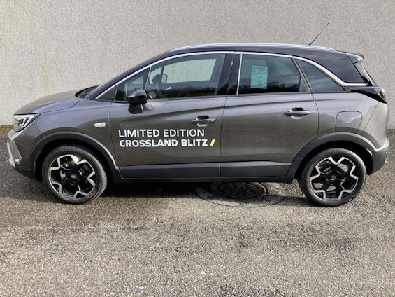 First vehicle image