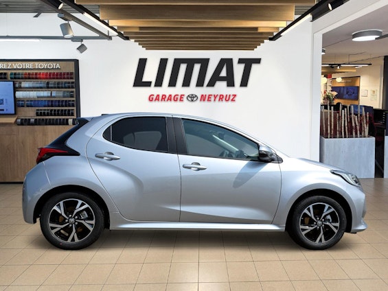Vehicle image 6