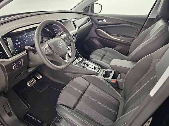 Vehicle image 9 Vehicle image 9