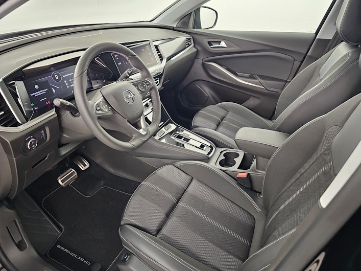 Vehicle image OPEL GRANDLAND