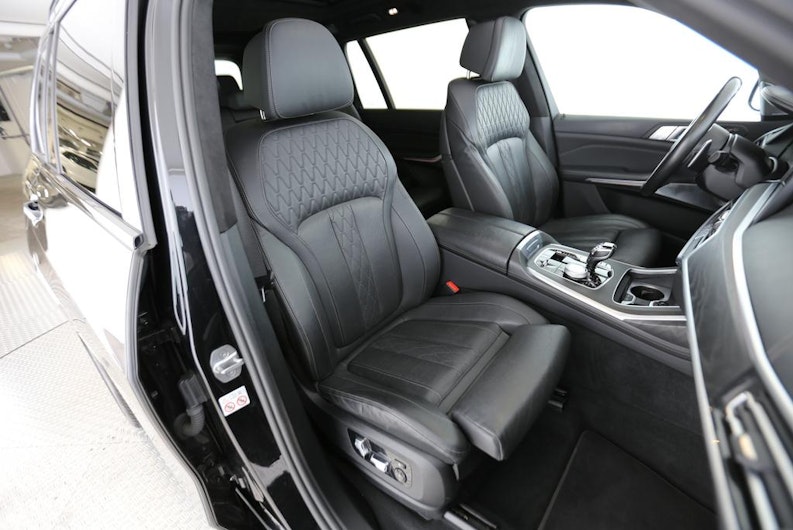Vehicle image BMW X7